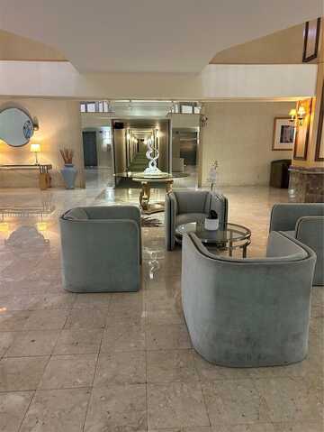 600 Parkview Dr, Hallandale Beach, FL 33009