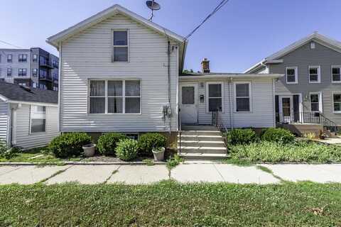 318 59th Pl, Kenosha, WI 53140