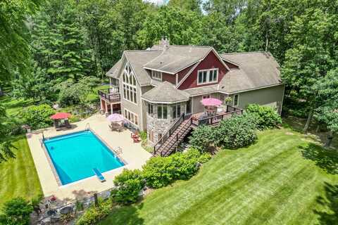 W5440 Whitetail Trl, Whitewater, WI 53190