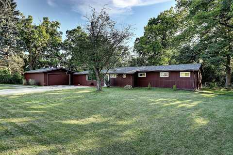 N6539 Peck Station Rd, Elkhorn, WI 53121