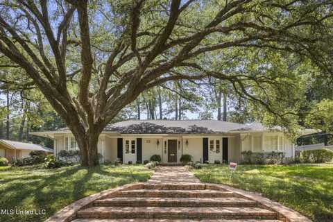 5325 Red Fox Road, Jackson, MS 39211