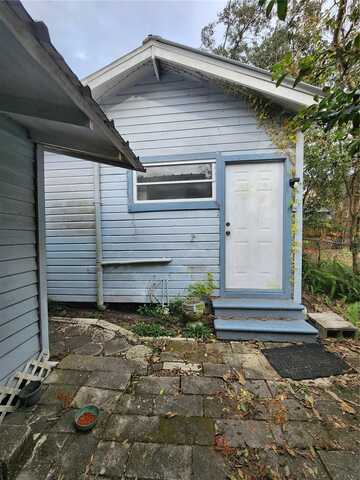 8211 N 10TH STREET, TAMPA, FL 33604