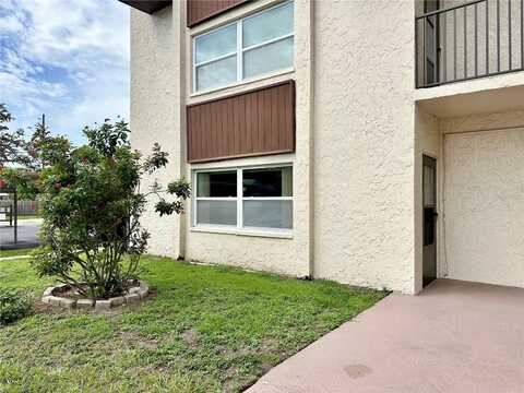 208 NE MONROE CIRCLE N, Saint Petersburg, FL 33702