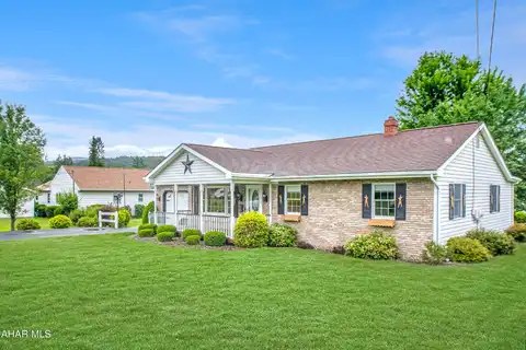 702 Engelman Drive, Tyrone, PA 16686