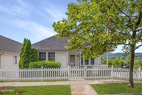 904 Holliday Hills Drive, Hollidaysburg, PA 16648