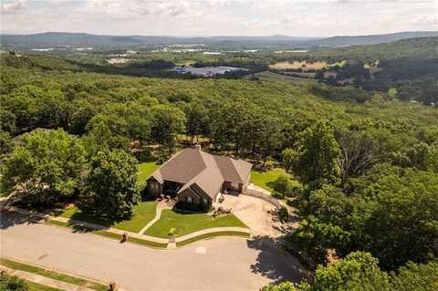 492 E Fairway LN, Fayetteville, AR 72701