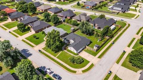 1800 SW Sequoia ST, Bentonville, AR 72713