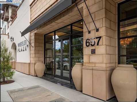 657 Walnut St, San Carlos, CA 94070