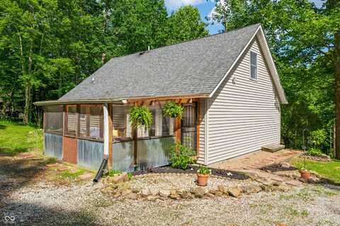 2886 S Whitehorse Road, Nashville, IN 47448