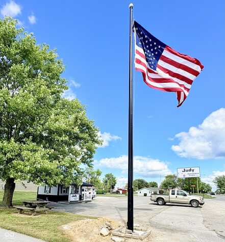 221 E Pat Rady Way, Bainbridge, IN 46105