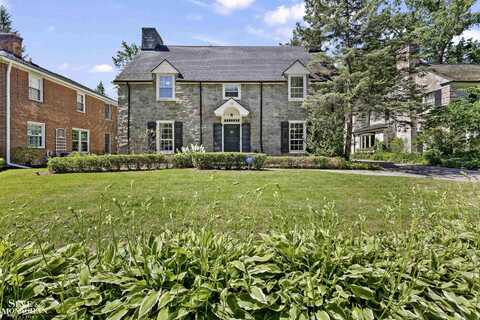 93 Merriweather, Grosse Pointe Farms, MI 48236