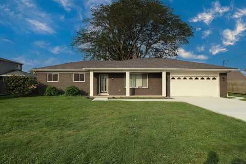 37968 Huron Pointe, Harrison, MI 48045