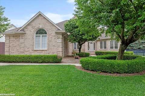 49688 Crystalline, Macomb, MI 48044
