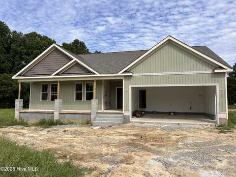 102 Lucky Lane, Pikeville, NC 27863