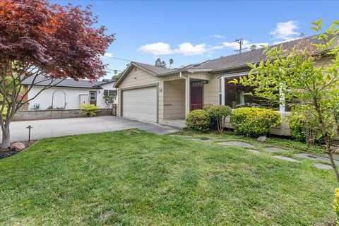 33 Asta DR, LA SELVA BEACH, CA 95076