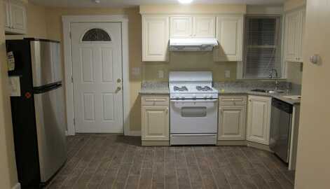 39 Rawson Rd, Quincy, MA 02170