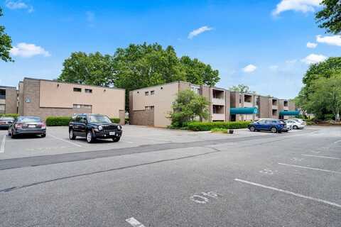 6 Shrewsbury Green Drive, Shrewsbury, MA 01545