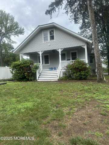 36 Whalepond Road, Oakhurst, NJ 07755