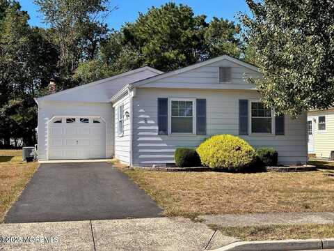 8 Wakan Court, Toms River, NJ 08757