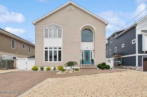 36 Lagoon Drive E, Toms River, NJ 08753