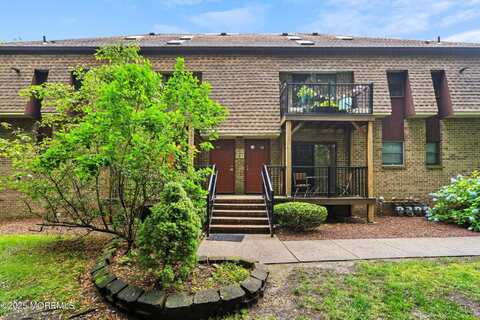 13 Ginger Court, Eatontown, NJ 07724