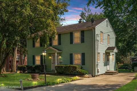 20 Vredenburgh Avenue, Freehold, NJ 07728