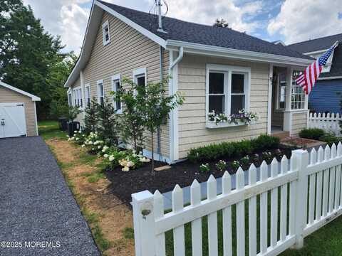 97 Asbury Avenue, Atlantic Highlands, NJ 07716