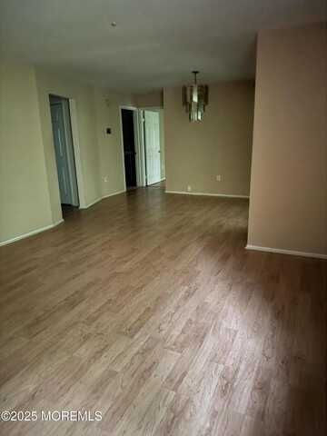 71 Overlook Way, Manalapan, NJ 07726