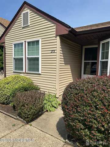 27 Benjamin Franklin Drive, Monroe, NJ 08831