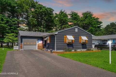 1086 Edgebrook Drive S, Toms River, NJ 08757