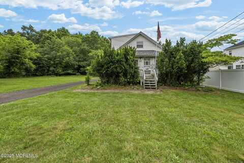 17 Wood Avenue, Englishtown, NJ 07726