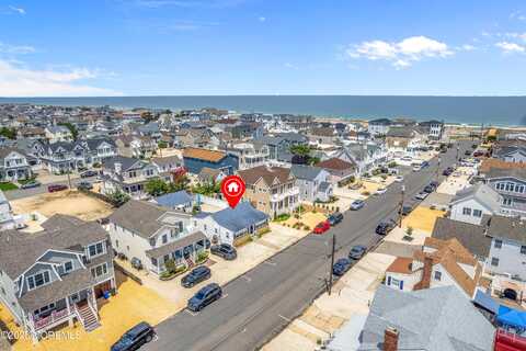 19 Elizabeth Avenue, Lavallette, NJ 08735