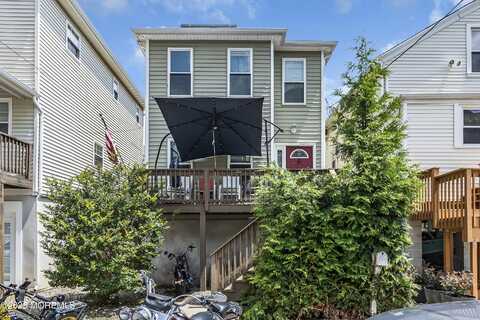 13 Locust Street, Highlands, NJ 07732