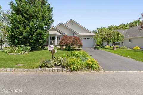 31 Strawberry Lane, Lakewood, NJ 08701