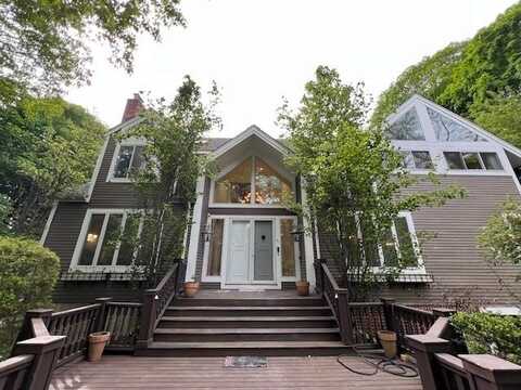 undefined, Roslyn, NY 11576