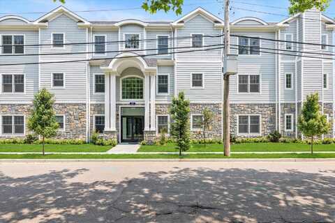20 Secatoag Avenue, Port Washington, NY 11050
