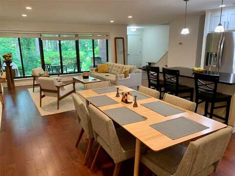 46 Spring Hollow, Roslyn, NY 11576