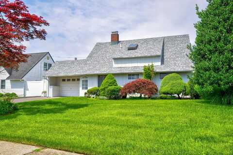 6 Wafer Lane, Wantagh, NY 11793