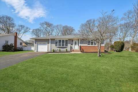 98 Bieselin Road, Bellport, NY 11713