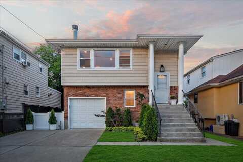 3379 Parkway Drive, Baldwin Harbor, NY 11510