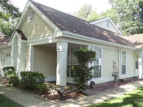 9 Glen Drive, Ridge, NY 11961
