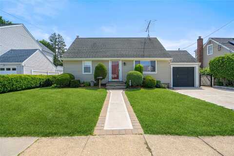 144 E Zoranne Drive, Farmingdale, NY 11735