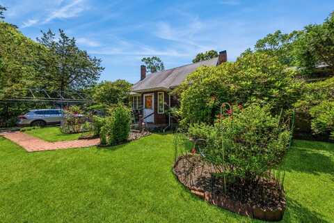51 W Donellan Road, Hampton Bays, NY 11946