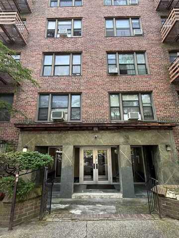 136-30 Sanford Avenue, Flushing, NY 11355