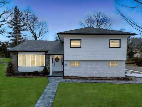 16 Huckleberry Lane, Oyster Bay, NY 11771