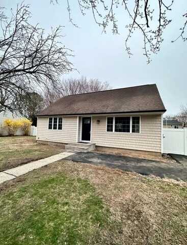 7 Highview Lane, Ridge, NY 11961
