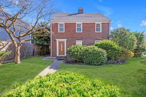 16 Avenue A, Port Washington, NY 11050