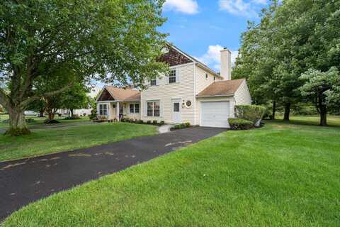 6 Doe Path, Coram, NY 11727