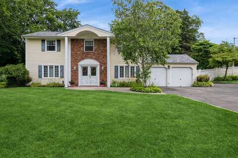 30 Dale Lane, Hauppauge, NY 11788