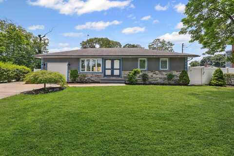 348 Hauser Avenue, Holbrook, NY 11741